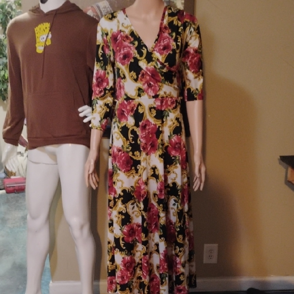 Love <3 Chesley Floral V-Neck Maxi Dress